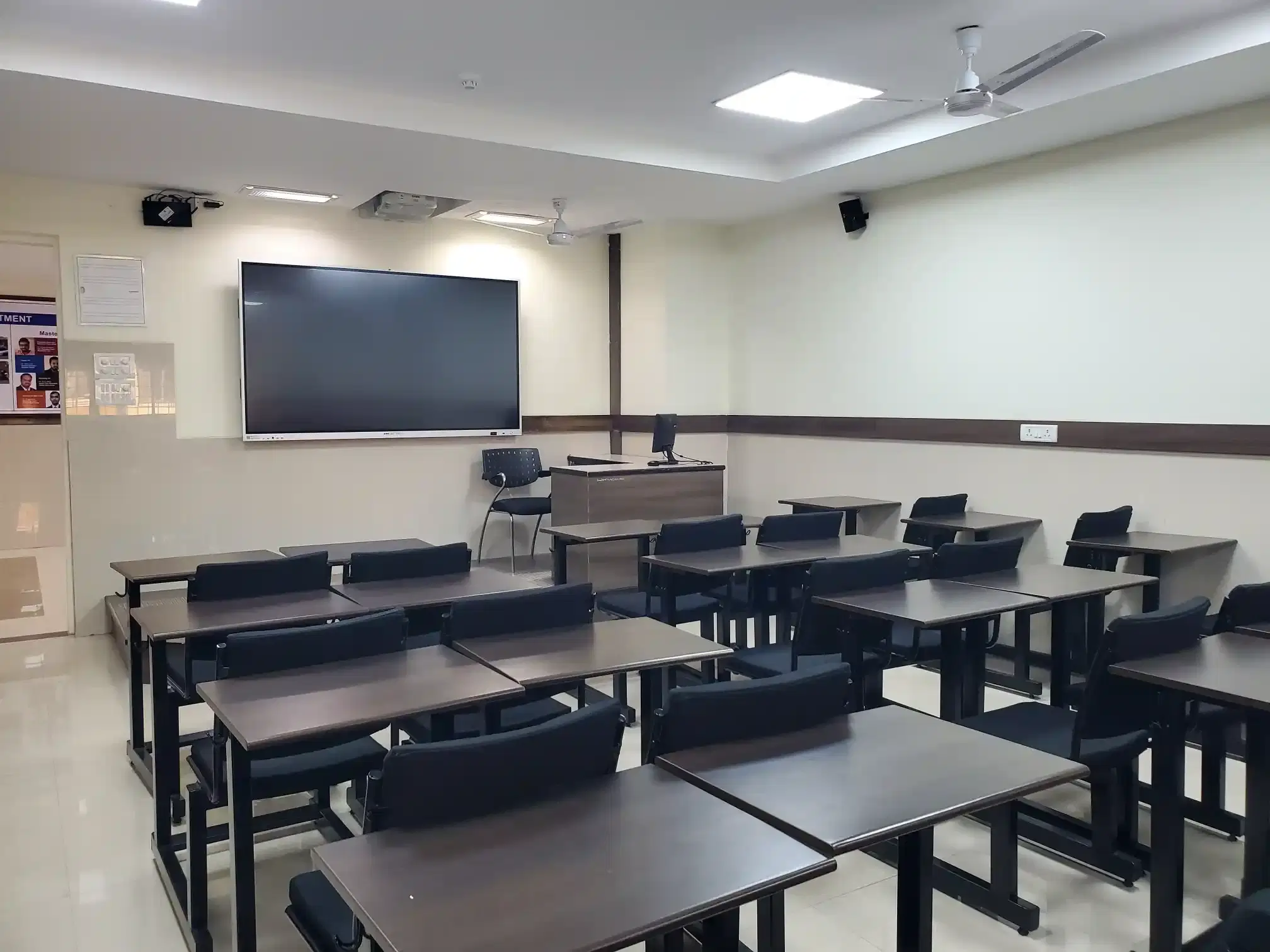 Thakur Global Business School Mumbai Class Room photo 3